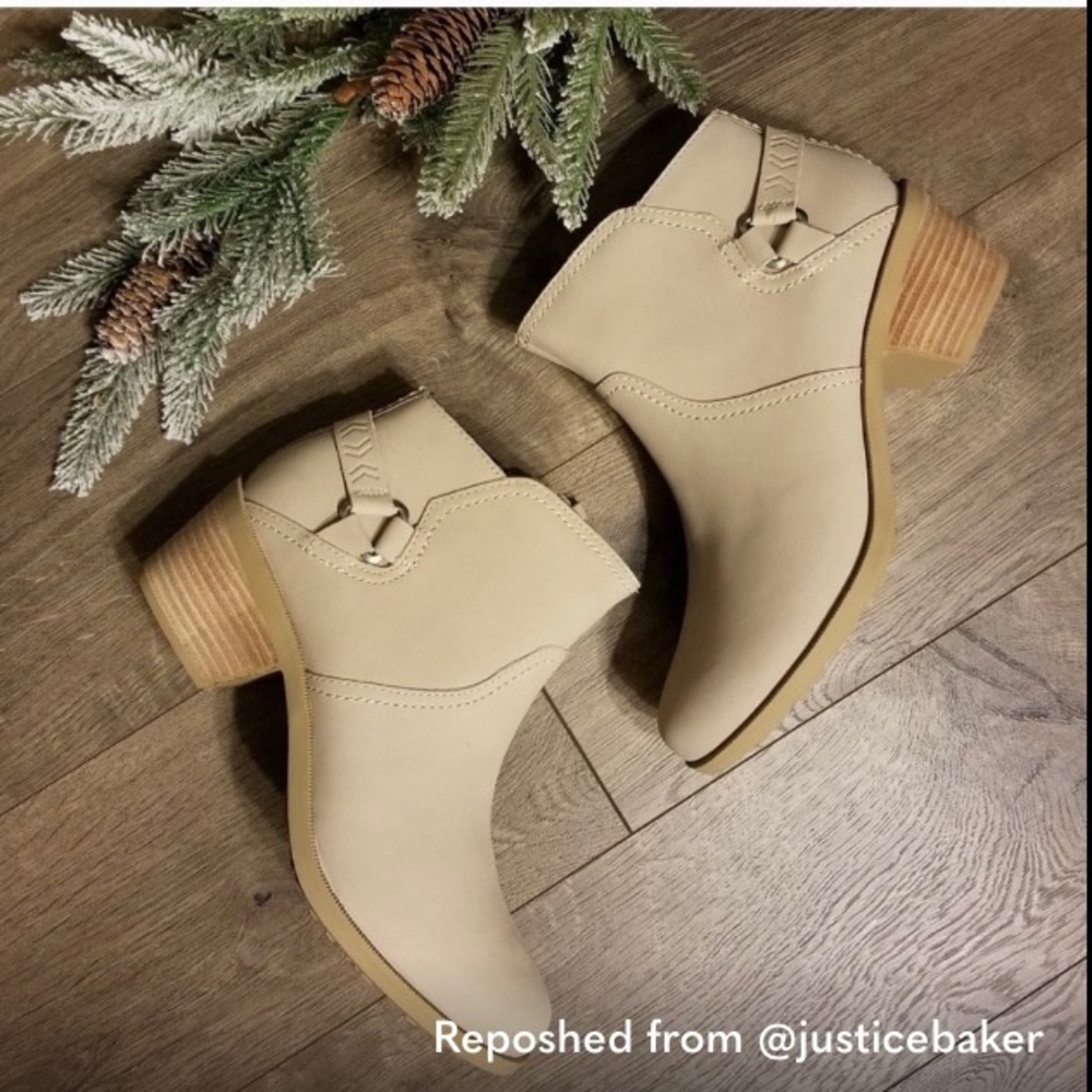 Teva Foxy Waterproof Booties Off-White